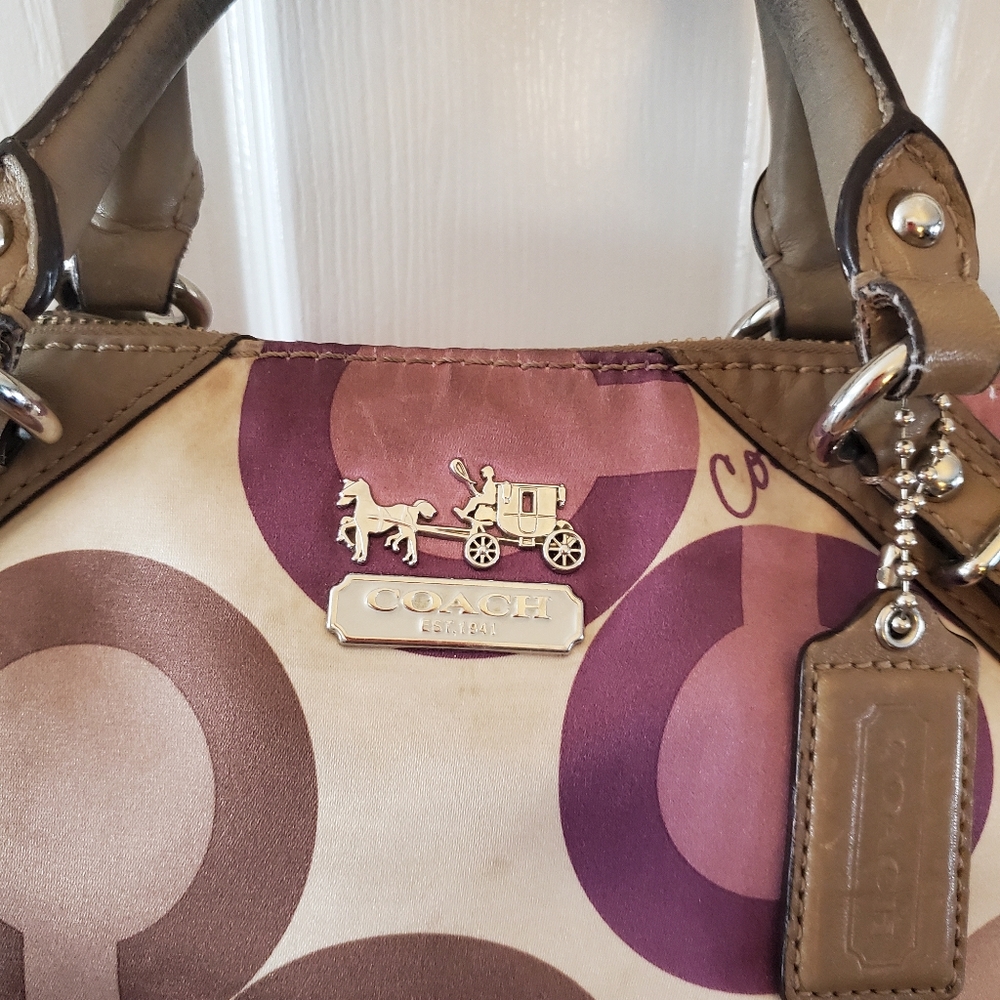 Handbag - Picture 5 of 10